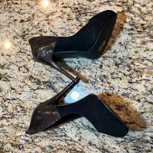 Aldo Black and Gold Textured Heels size (38)